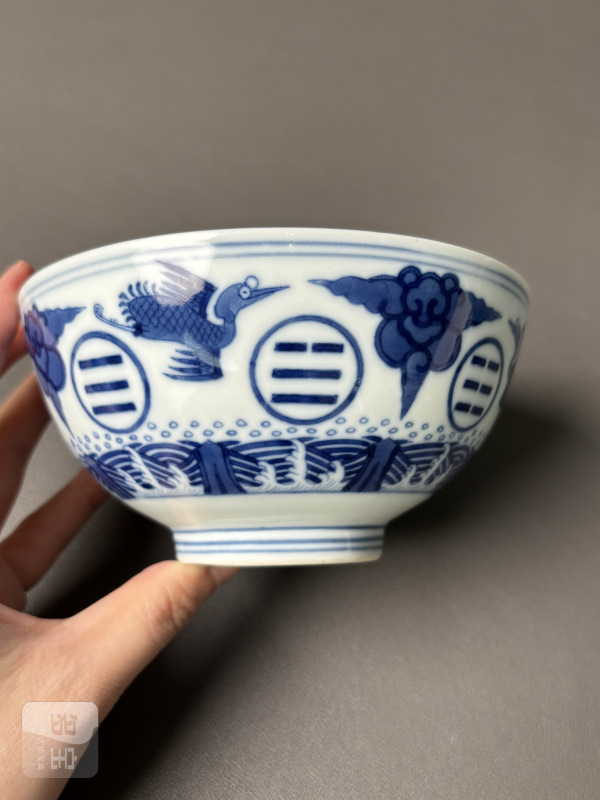 清光绪 青花八卦云鹤纹碗 - 图5